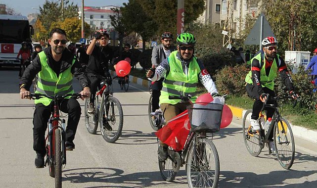 Cumhuriyet'in 100. yılı anısına bisiklet turu düzenlendi