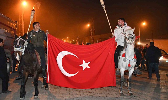 Ardahan'da atlı ve meşaleli fener alayı yapıldı