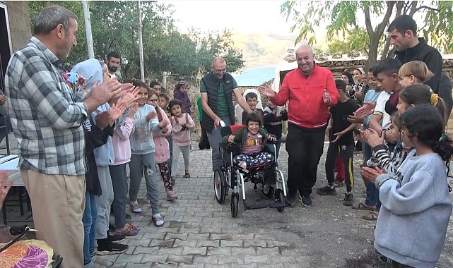 Doğuştan engelli Melike'ye 100. yıl hediyesi