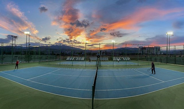 EBYÜ'de Kort Tenisi Turnuvası yapıldı