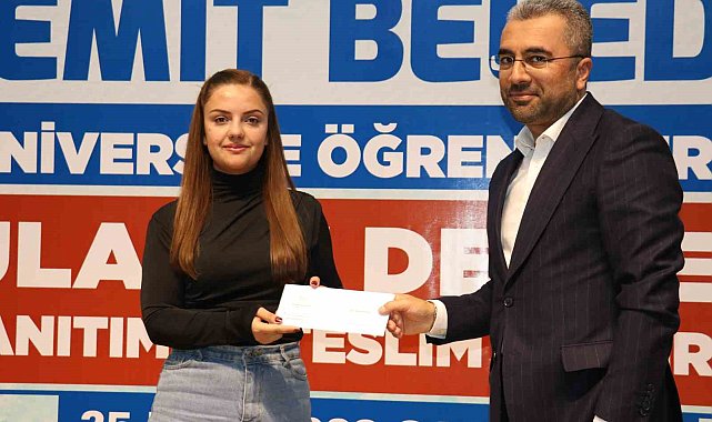 Edremit Belediyesinden üniversite öğrencilerine ulaşım desteği