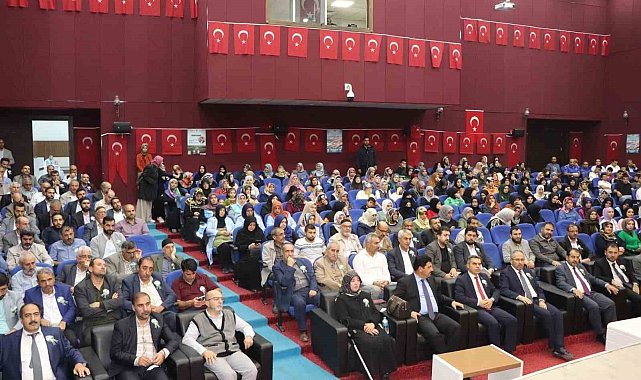 Elazığ&#039;da &#039;Peygamberimiz, iman ve istikamet&#039; konulu konferans düzenlendi