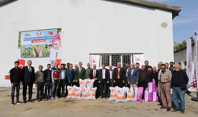 Elazığ'da bin 250 çiftçiye 1.8 milyon liralık yem bitkisi dağıtıldı