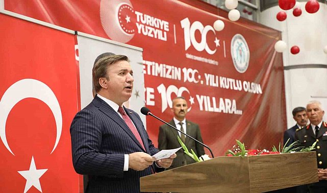 Erzincan'da Cumhuriyet Bayramı resepsiyonu
