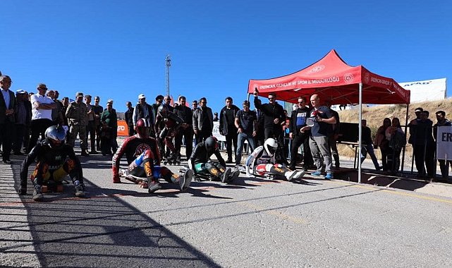 Erzincan'da düzenlenen Dünya Kaykay İniş Şampiyonası nefes kesti