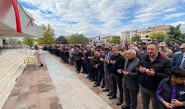 Erzincan'da, Filistinliler için gıyabi cenaze namazı kılınarak yürüyüş yapıldı