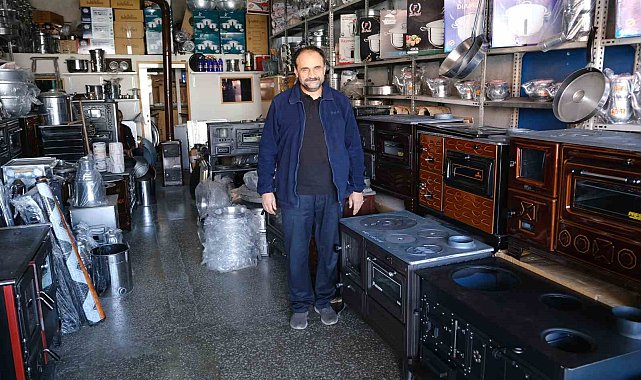 Erzincan'da havalar soğudu, sobacılar sezonu açtı