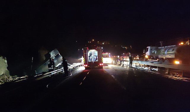 Erzurum'da devrilen yakıt tankeri alev aldı: Sürücü yanarak hayatını kaybetti