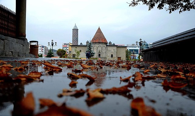 Erzurum'da termometreler hem -2'yi hem 22,2 dereceyi gördü