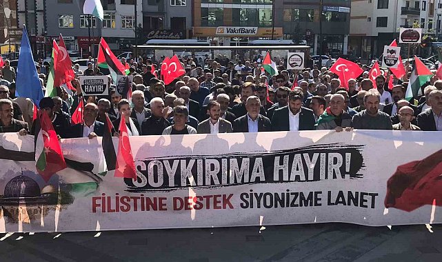 Filistin'e destek için yüzlerce kişi meydanı doldurdu