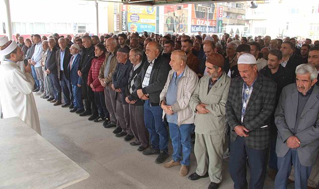 Gazze'de hayatını kaybedenler için gıyabi cenaze namazı kılındı