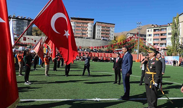Hakkari'de 29 Ekim Cumhuriyet Bayramı coşkusu