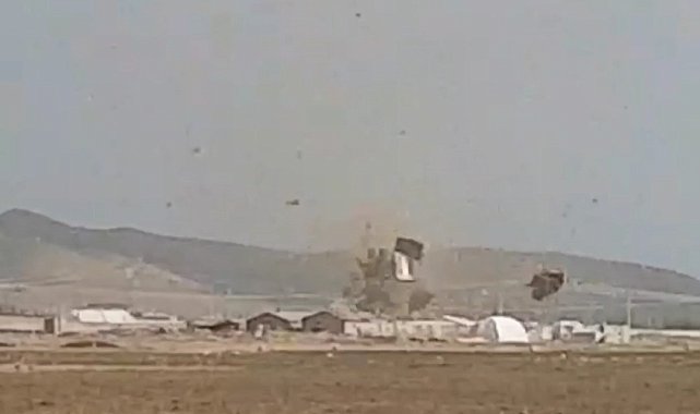 Hortum 4 ahırın çatısını kağıt gibi savurdu