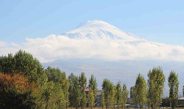 Iğdır'da yüksek kesimler yeniden beyaza büründü