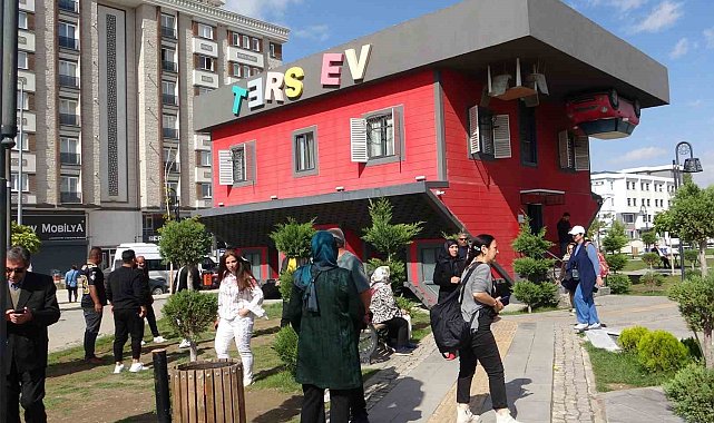 İranlılardan ters eve yoğun ilgi