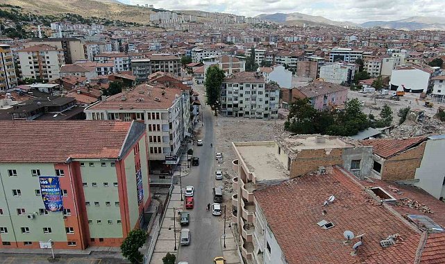 İtfaiyeden vatandaşlara hasarlı çatı uyarısı