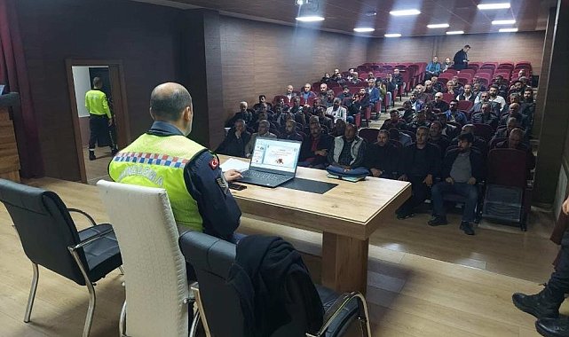 Jandarmadan sürücülere trafik semineri