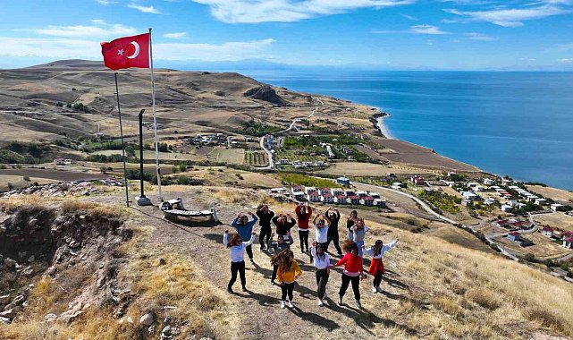 Kadınlar, sporu 2 bin 700 yıllık kalenin zirvesine taşıdı