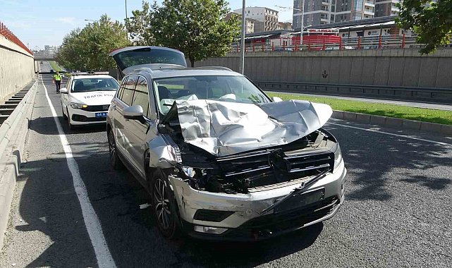 Kamyona arkadan çarpan aracın sürücüsü yaralandı