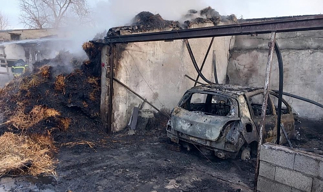 Kars'ta otomobil yanarak kül oldu