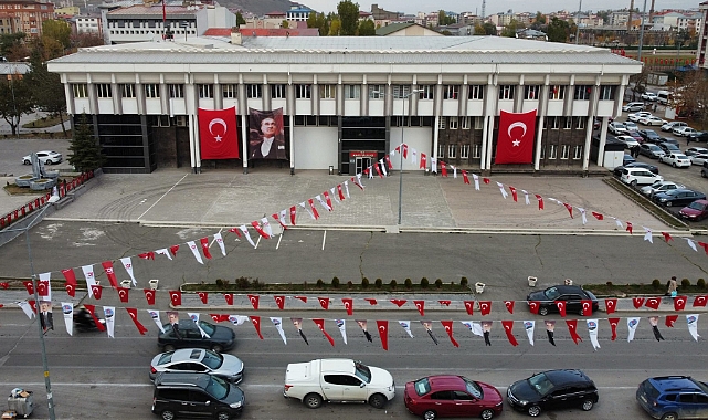 Kars, Türk Bayraklarıyla donatıldı
