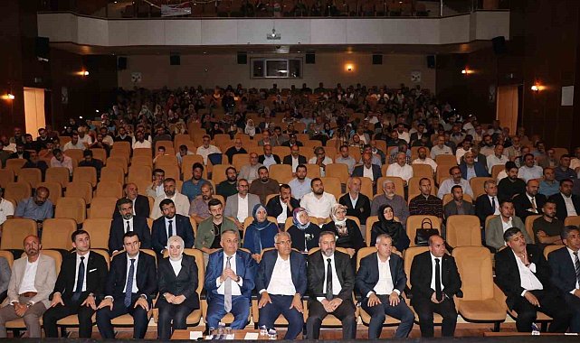 Malatya'da "İstikamet rehberi olarak peygamber" konferansı