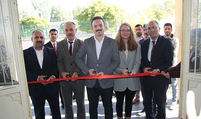 Malazgirtli öğrencilerden okul kütüphanesi için yardım kampanyası