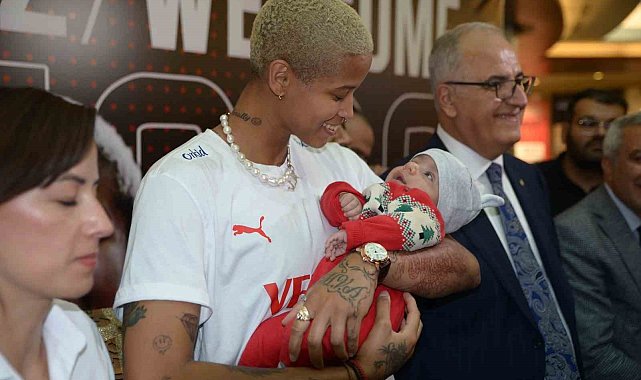 Milli oyuncuya Malatya'da sevgi seli