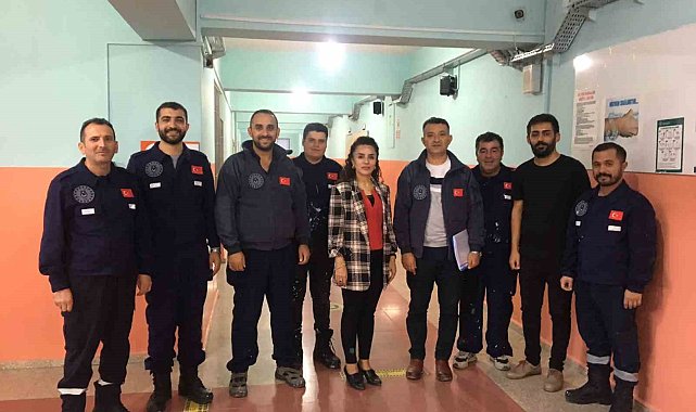 MSB personelleri Hakkari'deki kurum binalarının bakım onarımını yapıyor