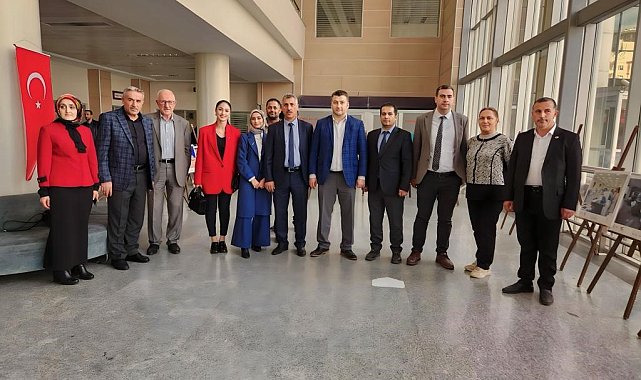 Muş İl Sağlık Müdürlüğü '100 Yıldır Aynı Aşk ve Heyecanla' temalı fotoğraf sergisi açtı