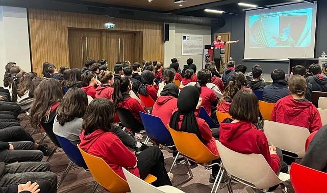 Öğrencilere suç ve suçtan korunma yöntemleri anlatılıyor