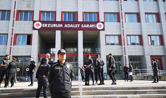 Oğulların cinayet davasında babaların bıçaklı kavgası