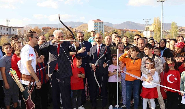 Oltu'da coşkulu Cumhuriyet Şöleni