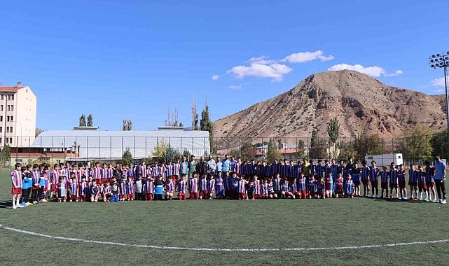 Oltu'da Trabzonspor fırtınası esti