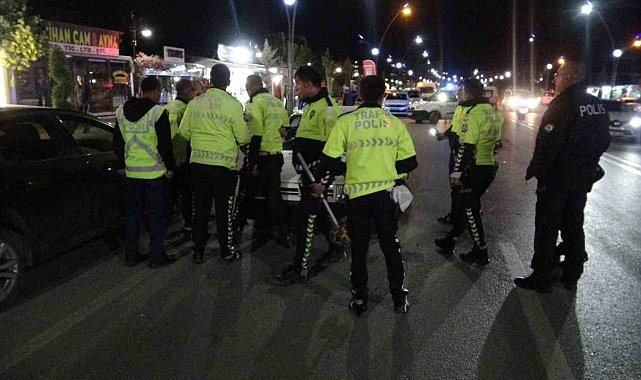 Otomobilin çarptığı yaya 30 metre savrulup hayatını kaybetti