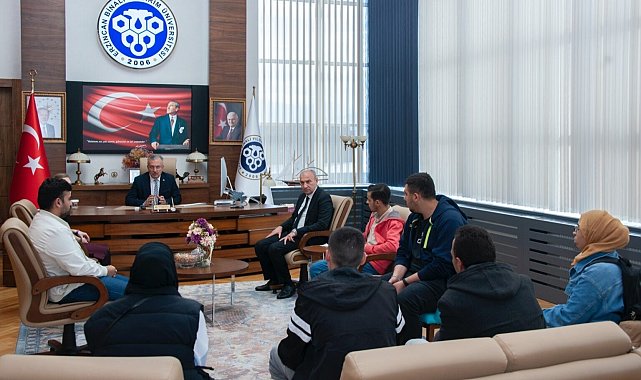 Rektör Levent, EBYÜ'de eğitim gören Filistinli öğrencileri ağırladı