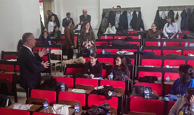 Rektör Levent Tıp Fakültesi öğrencileriyle bir araya geldi
