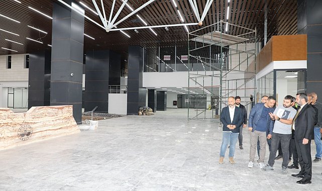 Şehirler arası otobüs terminalinde sona doğru