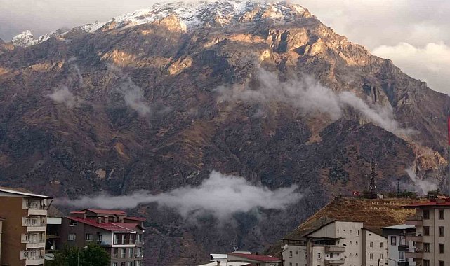 Sümbül Dağı zirvesi beyaza büründü