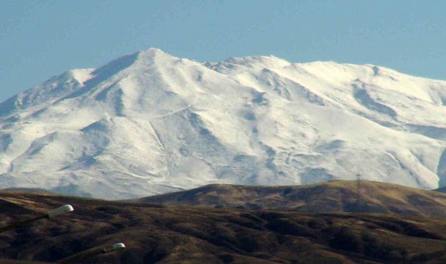 Süphan Dağı beyaza büründü
