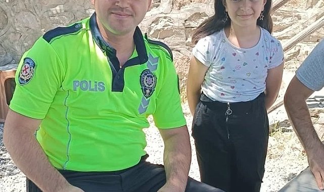 Sürücülere mola, uyarı ve çay ikramı