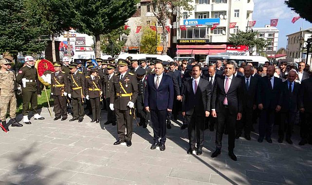 Tatvan'da Cumhuriyet'in 100. yıl kutlamaları başladı