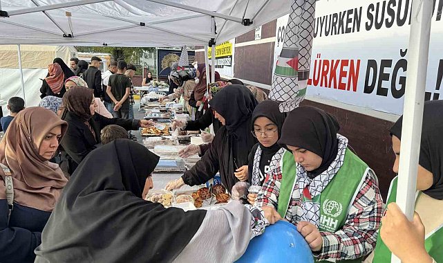 Tatvan'da Gazze'ye yararına hayır çarşısı açıldı