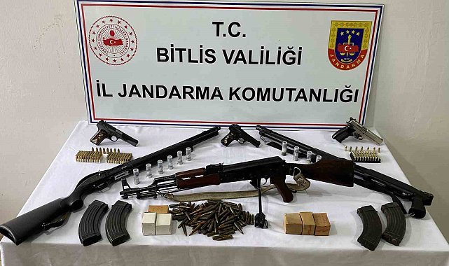 Tatvan'da silah ve mühimmat ele geçirildi