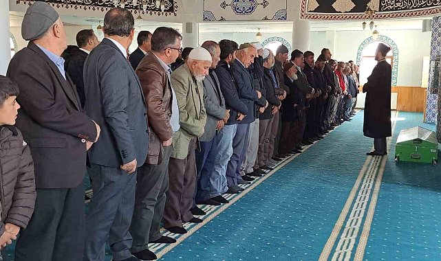 Trafik kazasında şehit olan güvenlik korucusu gözyaşları arasında toprağa verildi