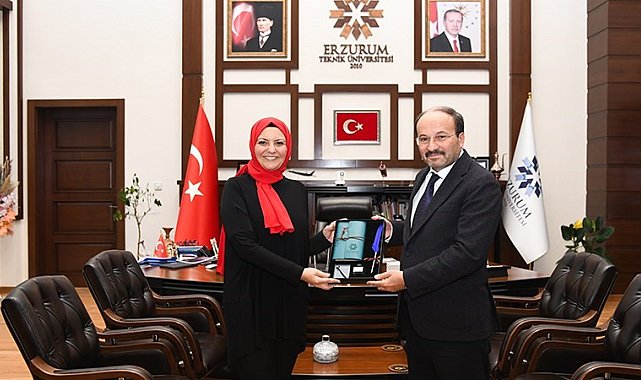 Tuba öğretmen Rektör Çakmak'ın konuğu oldu