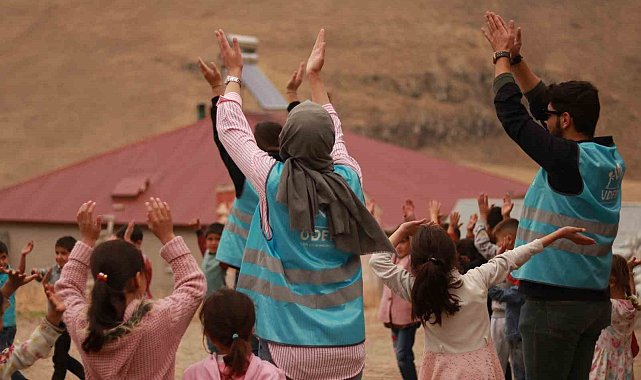 UDER Dünya Çocuk Günü'nde çocuklarla buluştu