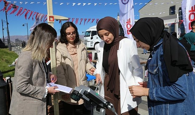 Üniversite öğrencilerine sağlık hayat bilgilendirmesi