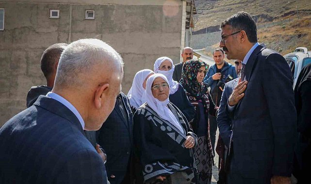 Vali Çelik yerinde talepleri dinlemeye devam ediyor