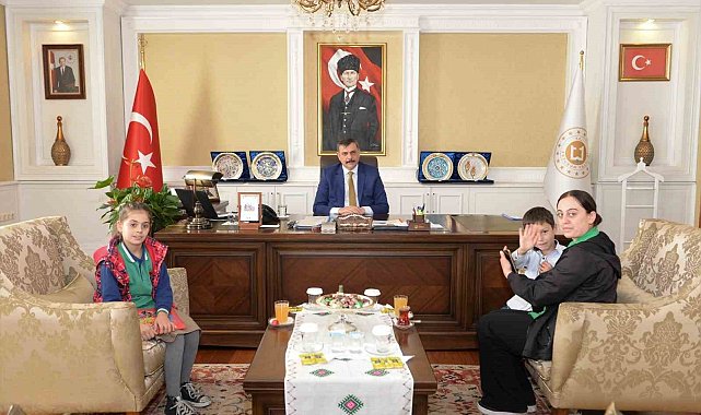 Vali Çiftçi Bera'yı makamında kabul etti